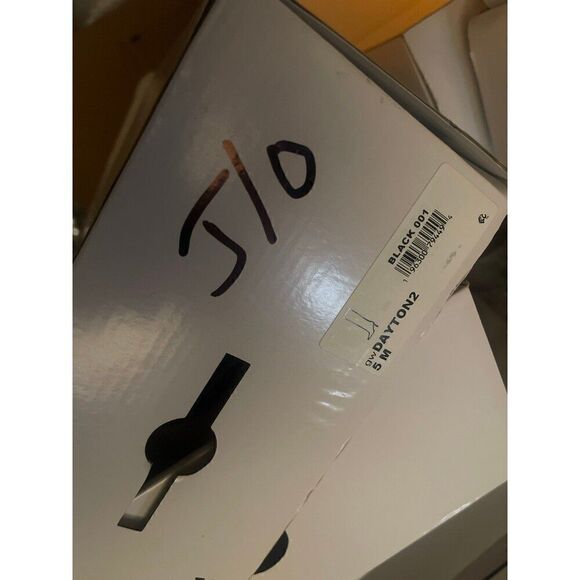 Guess Women's Dayton Knee High Boot, Black Patent 001, 8 - Picture 4 of 4